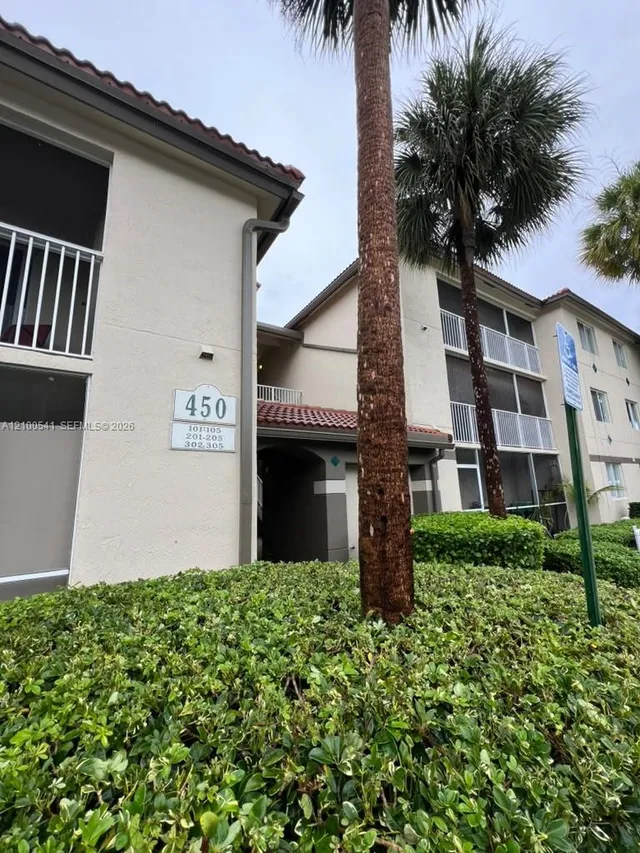 1-bedroom rental at 450 S Park Road #5-205, Hollywood