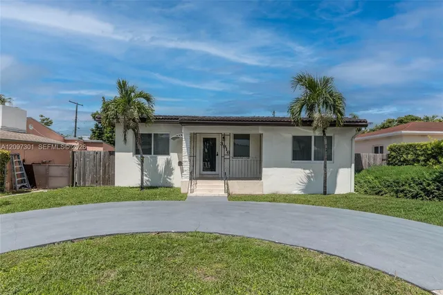 4-bedroom rental at 3916 SW 58th Avenue, Miami