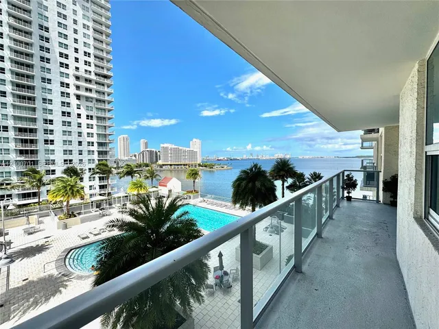1-bedroom rental at 1155 Brickell Bay Drive #906, Miami