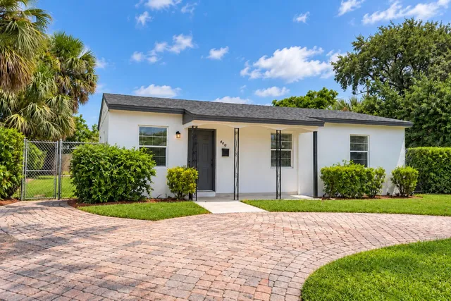 3-bedroom home at 400 W 15TH Street, Riviera Beach