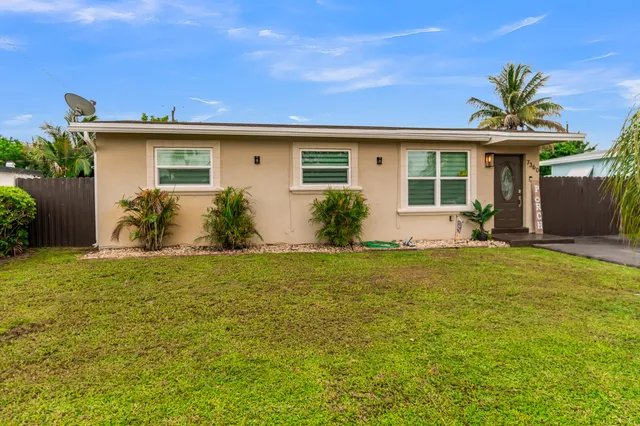 3-bedroom home at 7360 ARTHUR Street, Hollywood