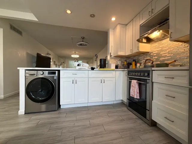 1-bedroom home at 320 NE 12th Avenue #105, Hallandale Beach