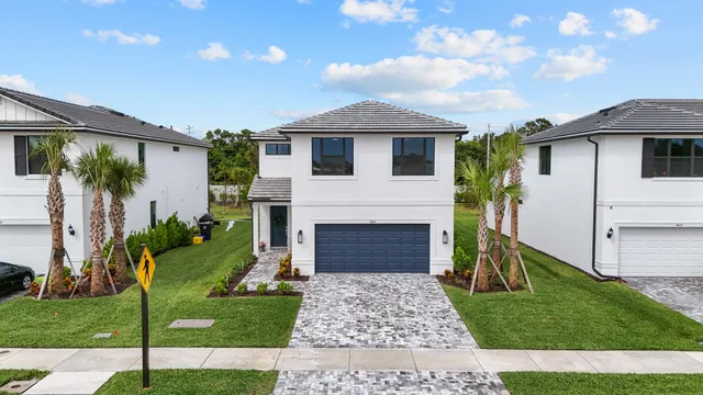 5-bedroom rental at 9625 Chora Tunel Way, Lake Worth