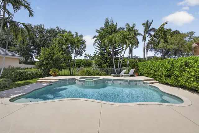 4-bedroom rental at 4017 BLUFF HARBOR Way, Wellington