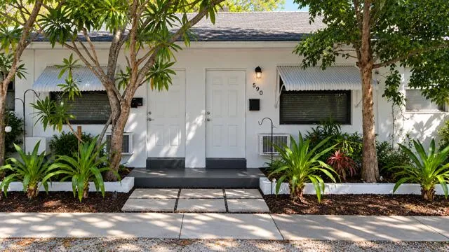 1-bedroom rental at 560 NE 15th Avenue, Fort Lauderdale