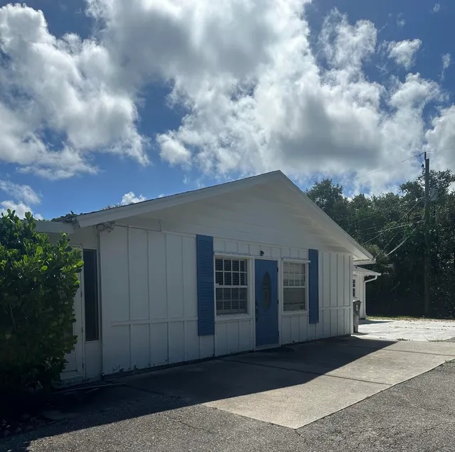 2-bedroom rental at 2480 Cardinal Lane #1, Palm Beach Gardens