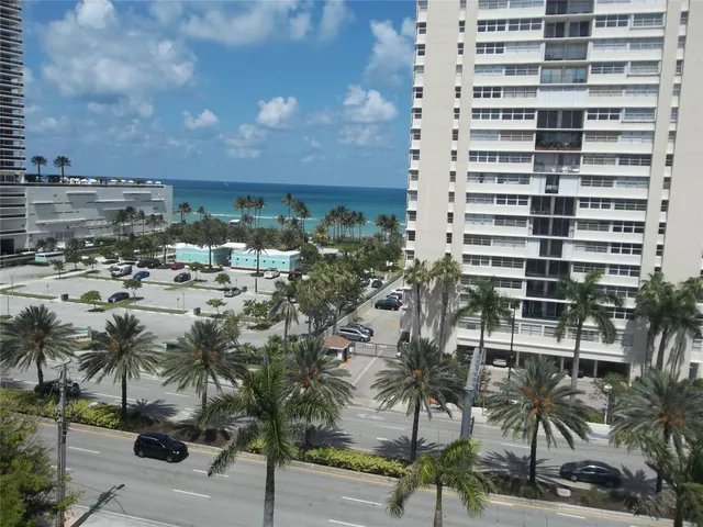 1-bedroom rental at 1893 S OCEAN Drive #910, Hallandale Beach