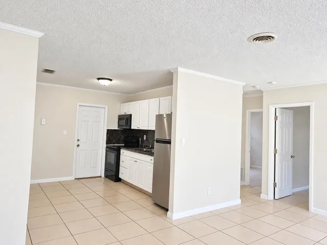 2-bedroom rental at 727 NW 1st Avenue #2, Fort Lauderdale