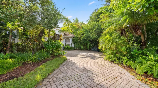1-bedroom rental at 2741 TWIN OAKS Way, Wellington