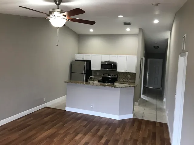 3-bedroom rental at 4552 OAK TERRACE Drive, Greenacres