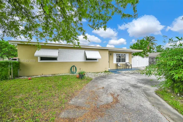 4-bedroom home at 230 N 67th Avenue, Hollywood