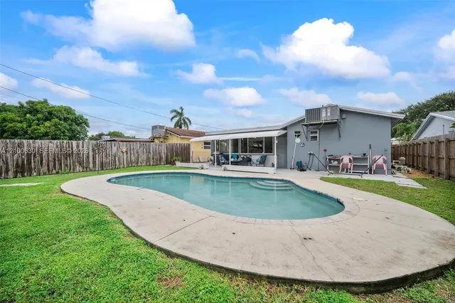 3-bedroom home at 540 S Rainbow Drive, Hollywood