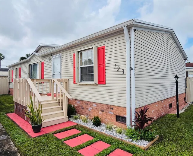 3-bedroom home at 220 NE 12th Avenue #123, Homestead