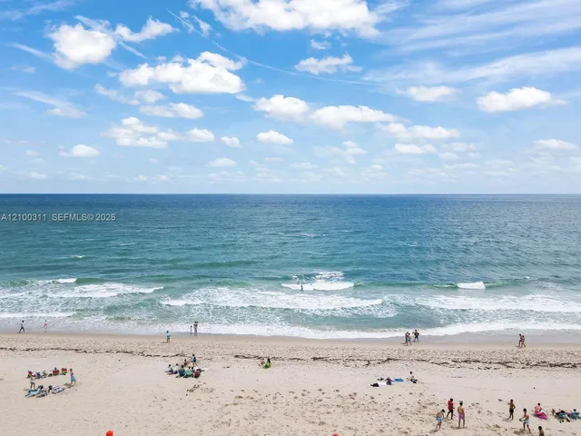 2-bedroom home at 4444 El Mar Drive #3204, Lauderdale-By-The-Sea