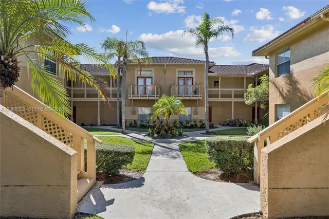 1-bedroom home at 4863 Via Palm Lakes #807, West Palm Beach