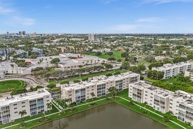 2-bedroom home at 315 SE 11th Terrace #203, Dania Beach