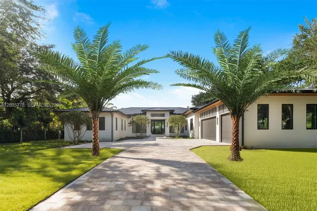 7-bedroom home at 6600 SW 116th Street, Pinecrest
