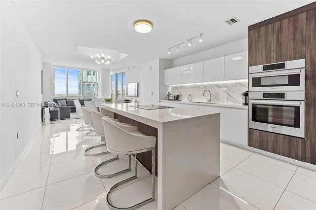 3-bedroom home at 851 NE 1st Avenue #2601, Miami