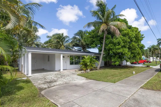 2-bedroom home at 2733 Harding Street, Hollywood