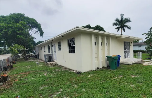 3-bedroom rental at 1186 NE 151 Street #1186, Miami