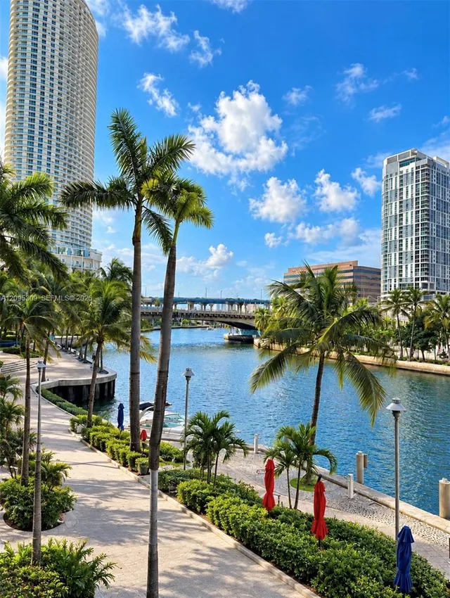 1-bedroom rental at 690 SW 1st Court #305, Miami