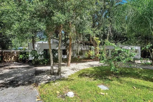 3-bedroom rental at 5845 SW 88th Street, South Miami