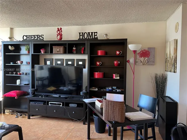 1-bedroom rental at 17011 N Bay Road #918, Sunny Isles Beach