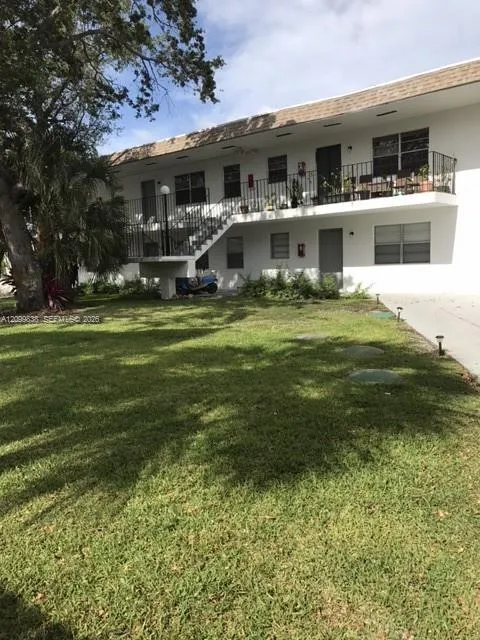 3-bedroom rental at 2525 Polk Street #3, Hollywood