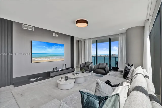 4-bedroom rental at 650 NE 32nd Street #3901, Miami