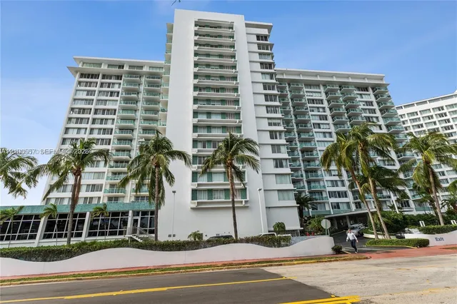 1-bedroom rental at 1000 West Avenue #307, Miami Beach