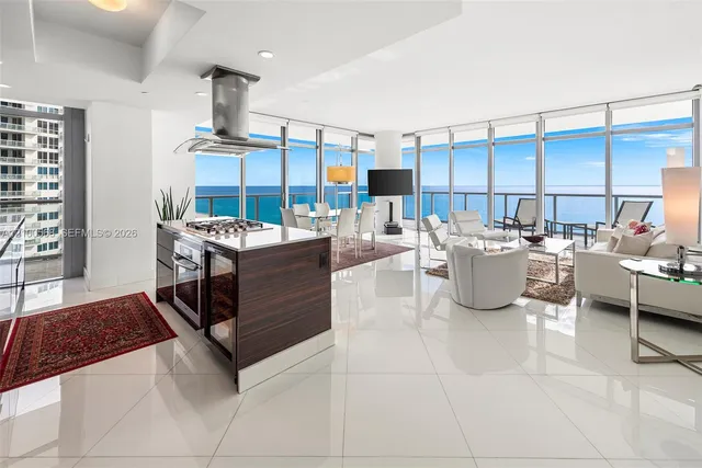 3-bedroom rental at 3737 Collins Avenue #S-1301, Miami