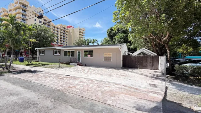 3-bedroom rental at 150 SW 41st Avenue, Miami