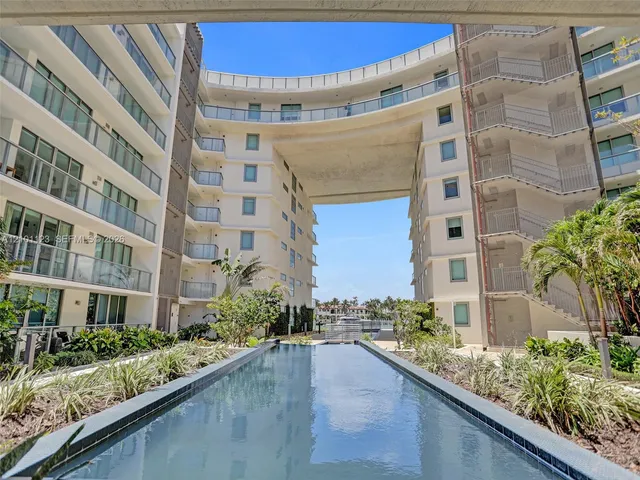 2-bedroom rental at 6620 Indian Creek #114, Miami Beach