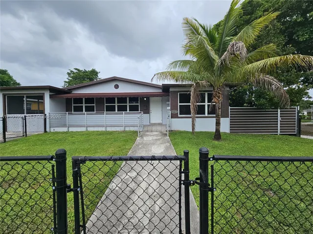 5-bedroom rental at 12735 N Miami Avenue, North Miami