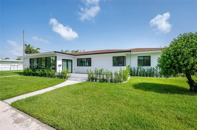 4-bedroom rental at 1621 S Treasure Drive, North Bay Village