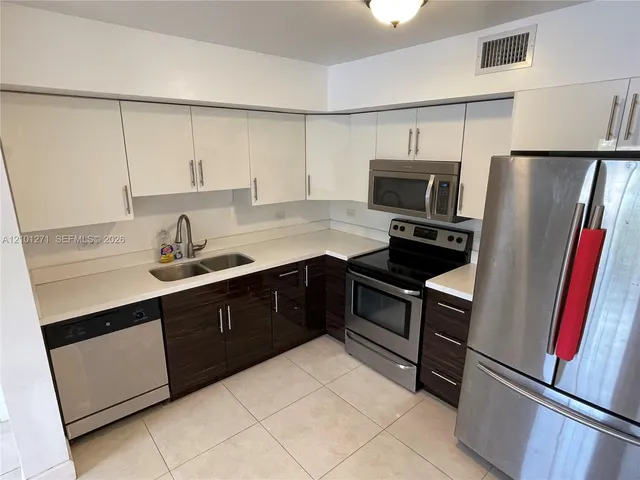 1-bedroom rental at 3690 N 56th Avenue #904, Hollywood