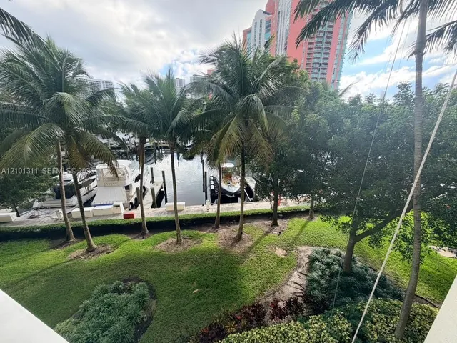 3-bedroom rental at 3340 NE 190th Street #308, Aventura