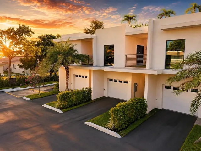 3-bedroom rental at 2511 Pierce Street #7, Hollywood