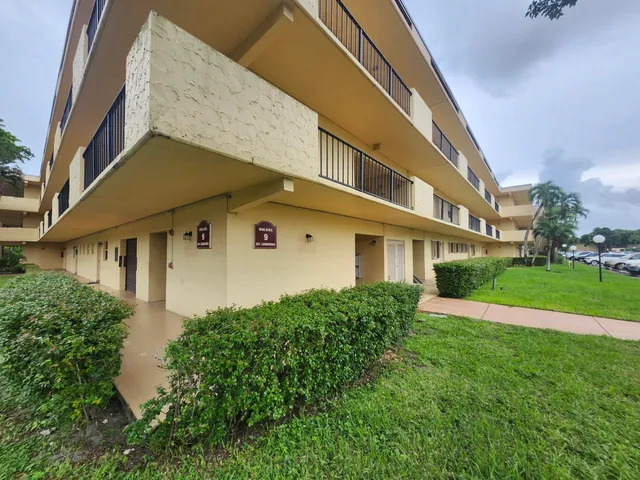 2-bedroom home at 351 Cambridge Road #311, Hollywood