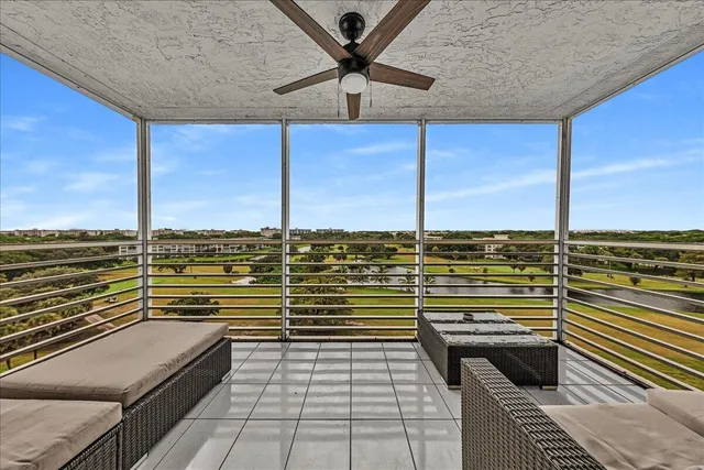 3-bedroom home at 3520 Oaks Way #904, Pompano Beach