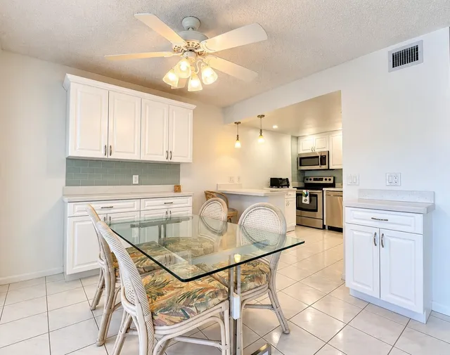 2-bedroom home at 102 GREENBRIER A, West Palm Beach