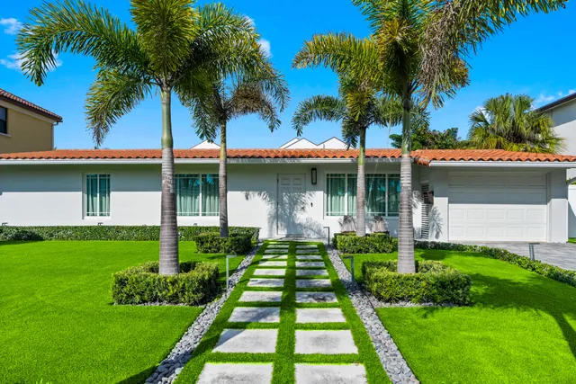 3-bedroom home at 881 NE 4TH Avenue, Boca Raton