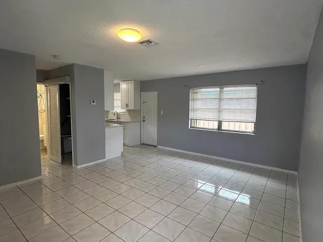 2-bedroom rental at 5891 NE 18th Avenue #3, Fort Lauderdale