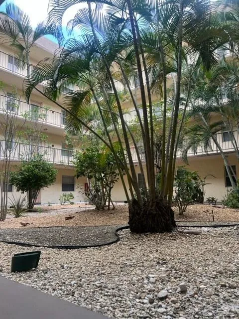1-bedroom home at 2871 Somerset Drive #218, Lauderdale Lakes