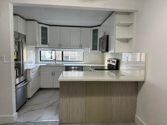 1-bedroom rental at 17021 N Bay Road #627, Sunny Isles Beach