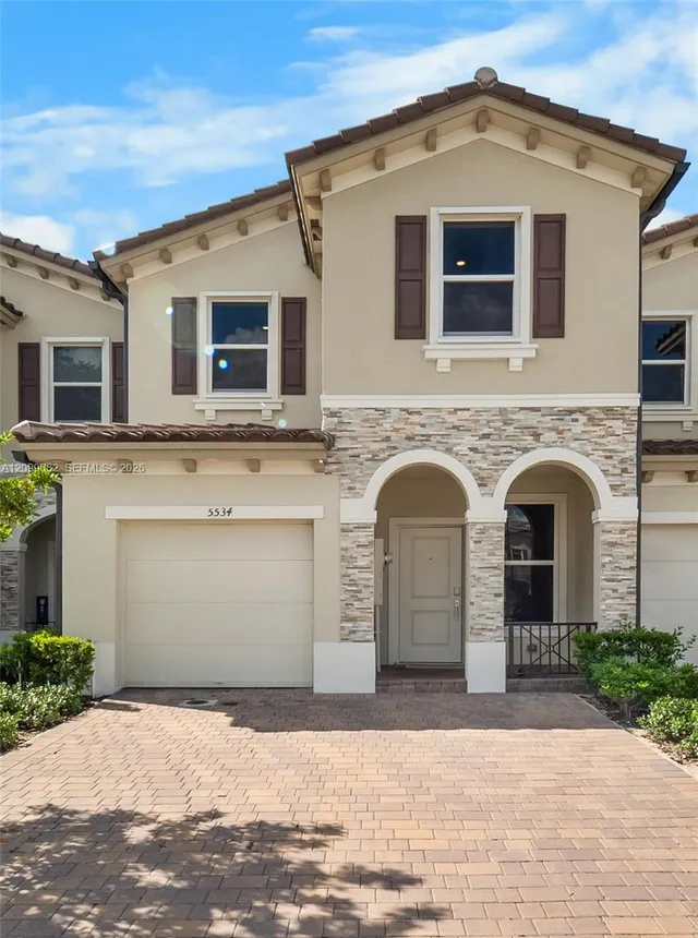 3-bedroom rental at 5534 NW 27th Place #1, Lauderhill