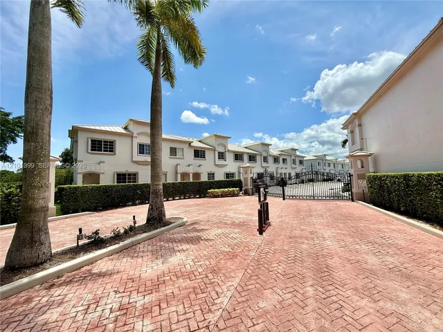 3-bedroom rental at 15800 SW 92nd Avenue #12B, Palmetto Bay