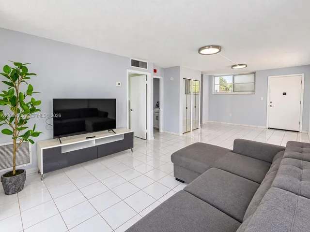 1-bedroom rental at 1750 James Avenue #7L, Miami Beach