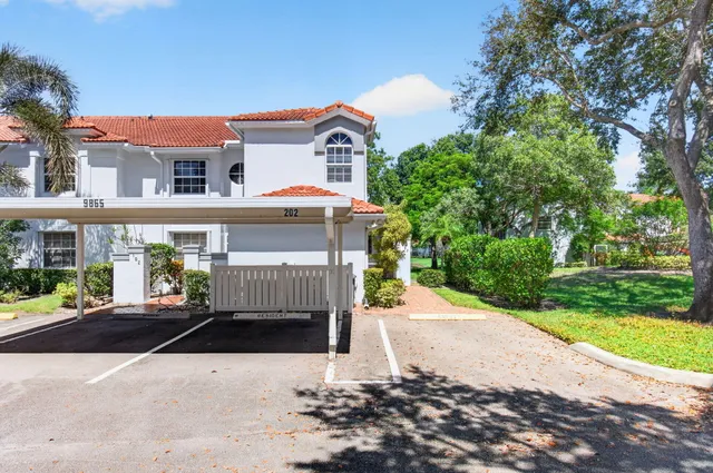 3-bedroom home at 9865 Seacrest Circle #202, Boynton Beach