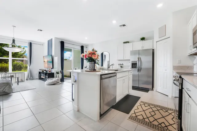 3-bedroom home at 4178 LAGOON SHORE Drive, Lake Worth